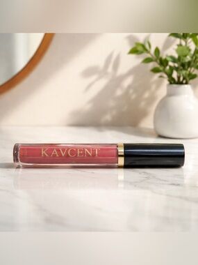 Pink Matte Lip Gloss by Kavcent